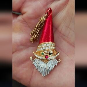 Vintage 1960s Signed MYLU Winking Santa Claus With Chain Tassel Gold Tone Brooch